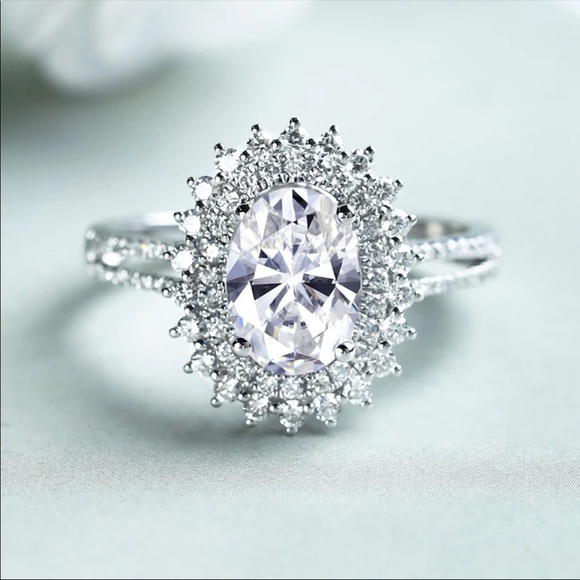 New Oval Cut Beautiful Diamond Women’s Ring - Picture 5 of 6